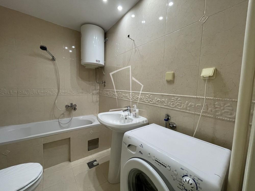 Slika 11 - Vojvode Bogdana, Četvorosoban stan za izdavanje, 101m2, 1.000€