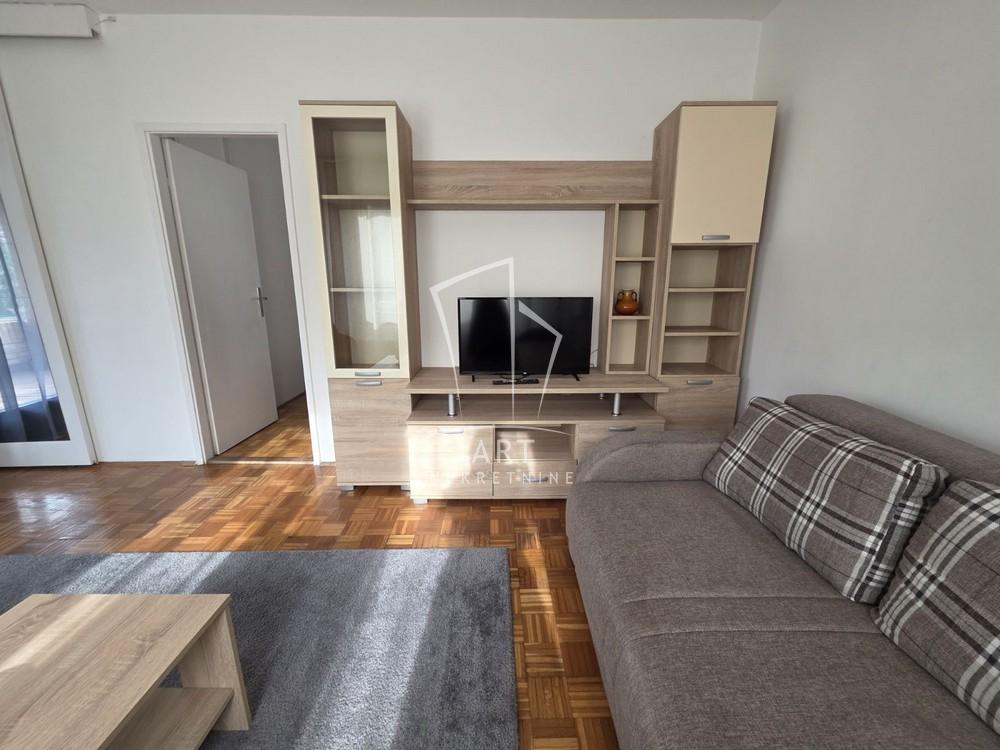 Slika 1 - Cerski Venac, Dvosoban stan za izdavanje, 58m2, 500€