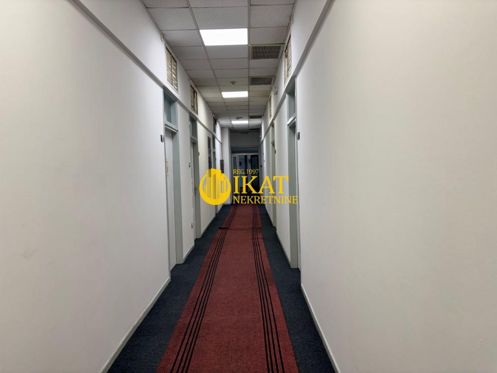 Slika 7 - Južni Bulevar,  Lokal za izdavanje, 34m2, 590€