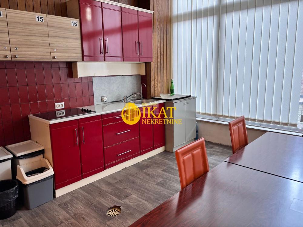 Slika 6 - Južni Bulevar,  Lokal za izdavanje, 34m2, 590€