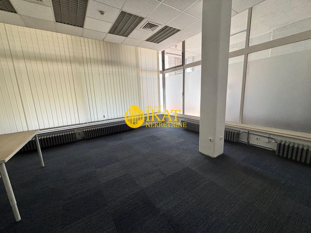 Slika 2 - Južni Bulevar,  Lokal za izdavanje, 34m2, 590€