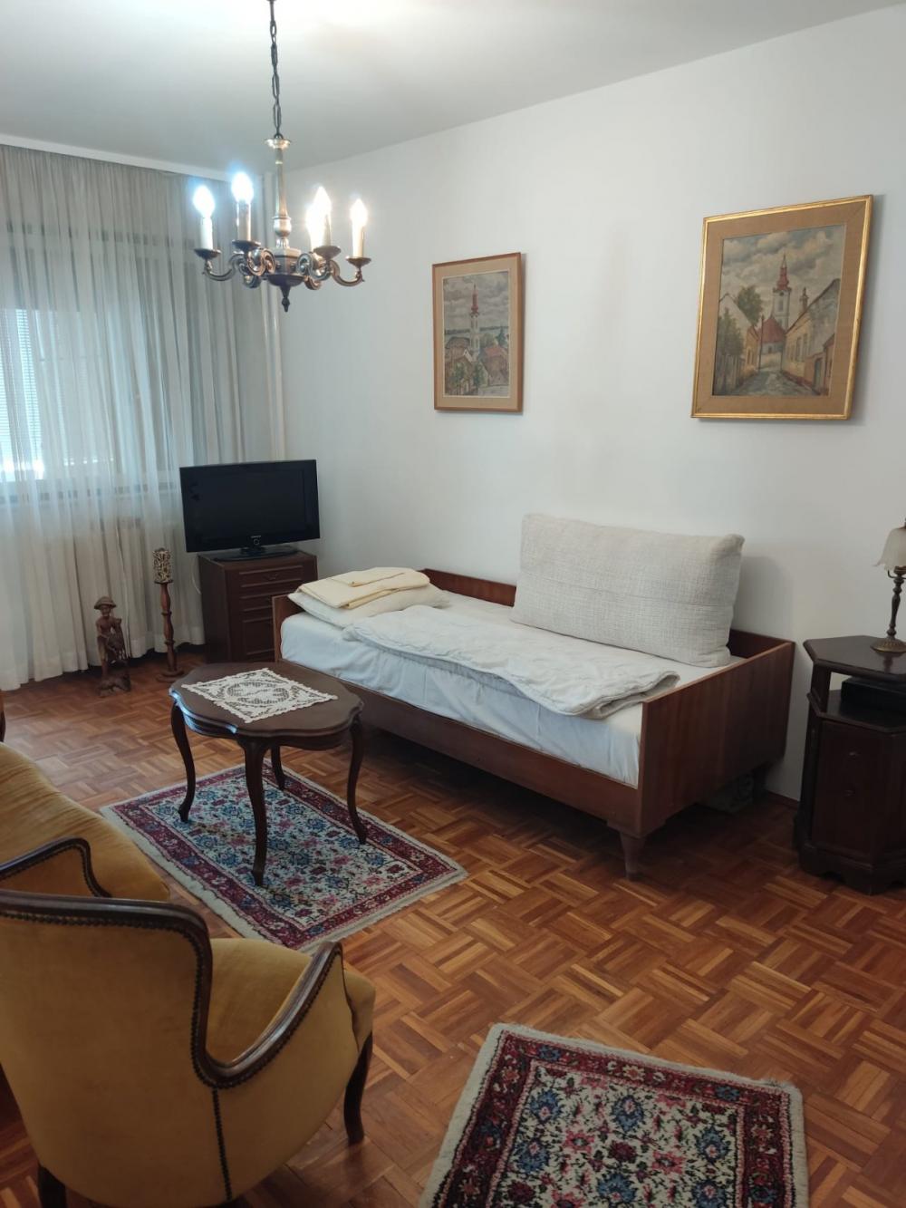Slika 4 - Kej Oslobođenja, Trosoban stan za izdavanje, 83m2, 800€