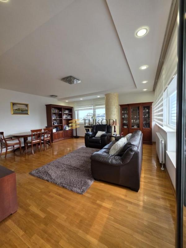 Slika 1 - Četvorosoban stan na prodaju, 110m2, 418.000€