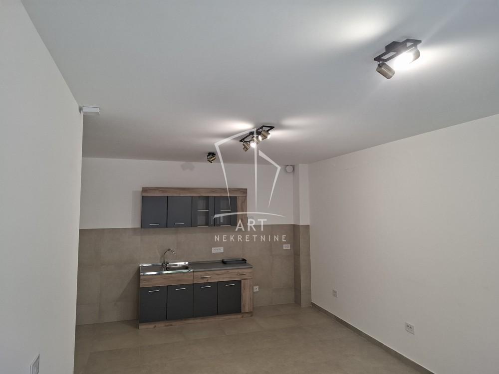 Slika 2 - Sazonova, Trosoban stan za izdavanje, 55m2, 850€