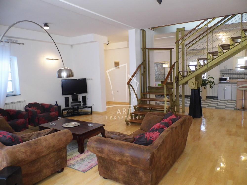 Slika 4 - Svetozara Radojčića,  Kuća za izdavanje, 360m2, 3.500€