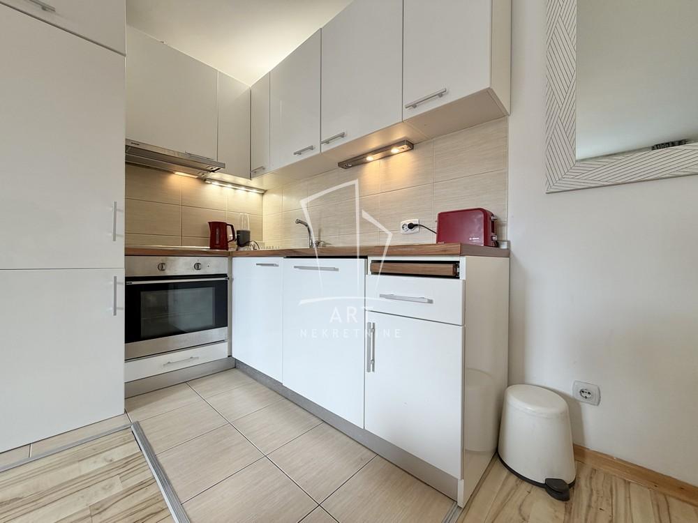 Slika 3 - Zemunska, Dvoiposoban stan na prodaju, 55m2, 219.000€
