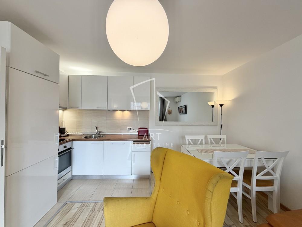 Slika 4 - Zemunska, Dvoiposoban stan na prodaju, 55m2, 219.000€