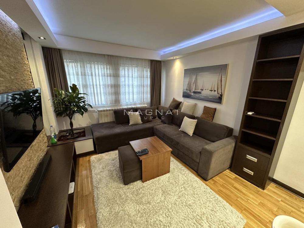 Slika 1 - Bulevar Nikole Tesle, Dvoiposoban stan za izdavanje, 60m2, 800€