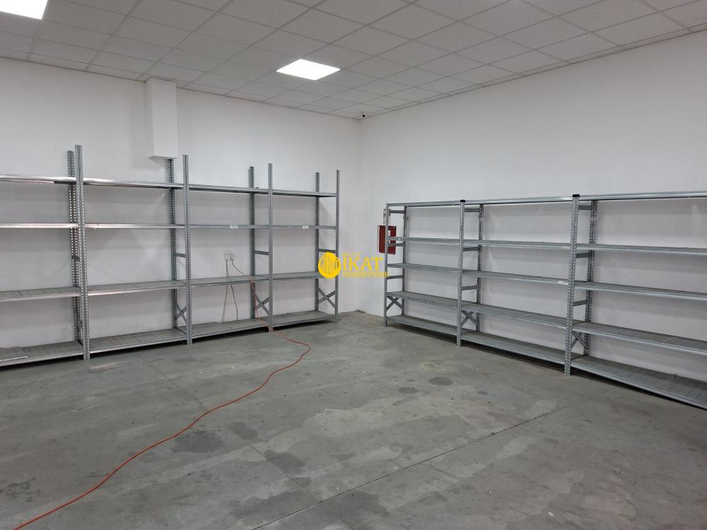 Slika 3 - Autoput za Novi Sad,  Lokal za izdavanje, 650m2, 8.000€
