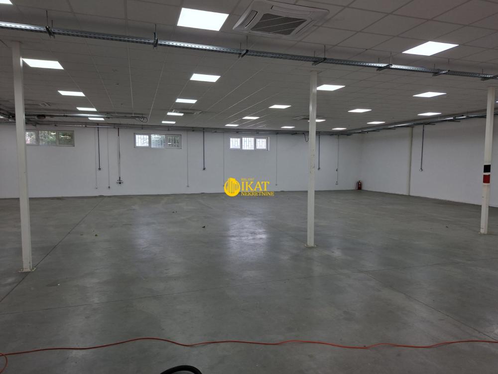 Slika 4 - Autoput za Novi Sad,  Lokal za izdavanje, 650m2, 8.000€