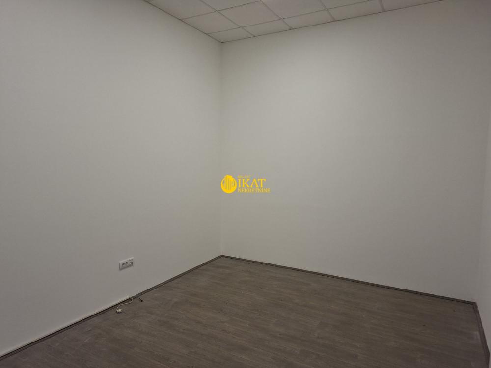 Slika 8 - Autoput za Novi Sad,  Lokal za izdavanje, 650m2, 8.000€