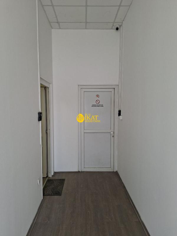 Slika 11 - Autoput za Novi Sad,  Lokal za izdavanje, 650m2, 8.000€