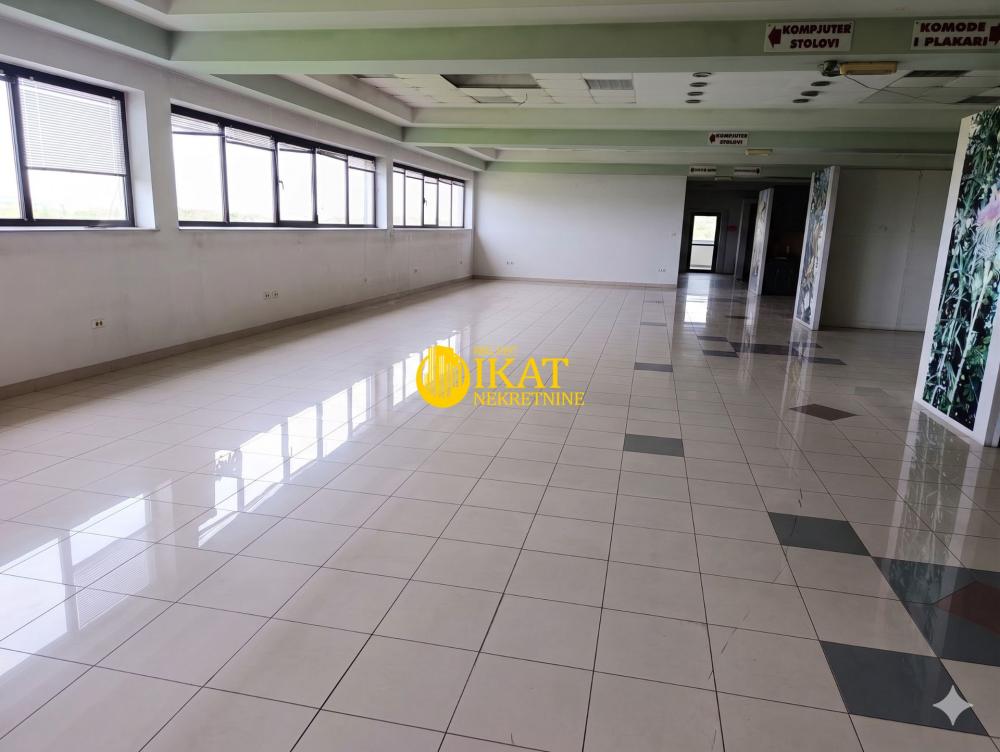 Slika 2 - Zrenjaninski put,  Lokal za izdavanje, 72m2, 650€