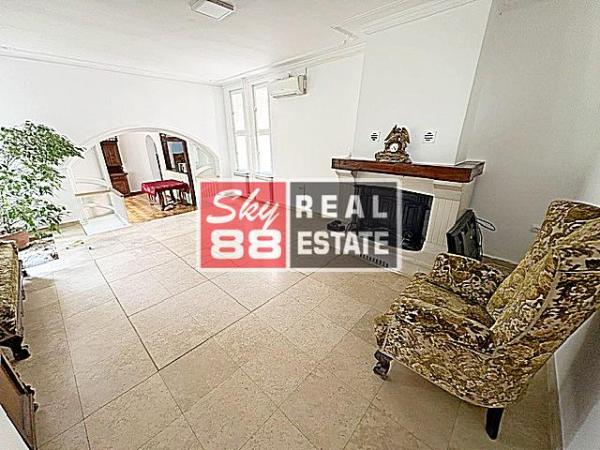 Slika 1 - Trosoban stan za izdavanje, 130m2, 1.700€