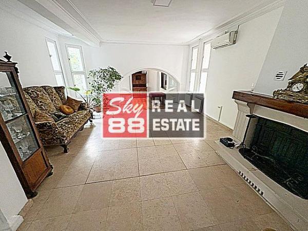 Glavna slika -Trosoban stan za izdavanje, 130m2, 1.700€