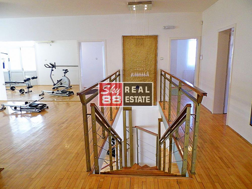 Slika 7 -  Kuća za izdavanje, 400m2, 3.500€