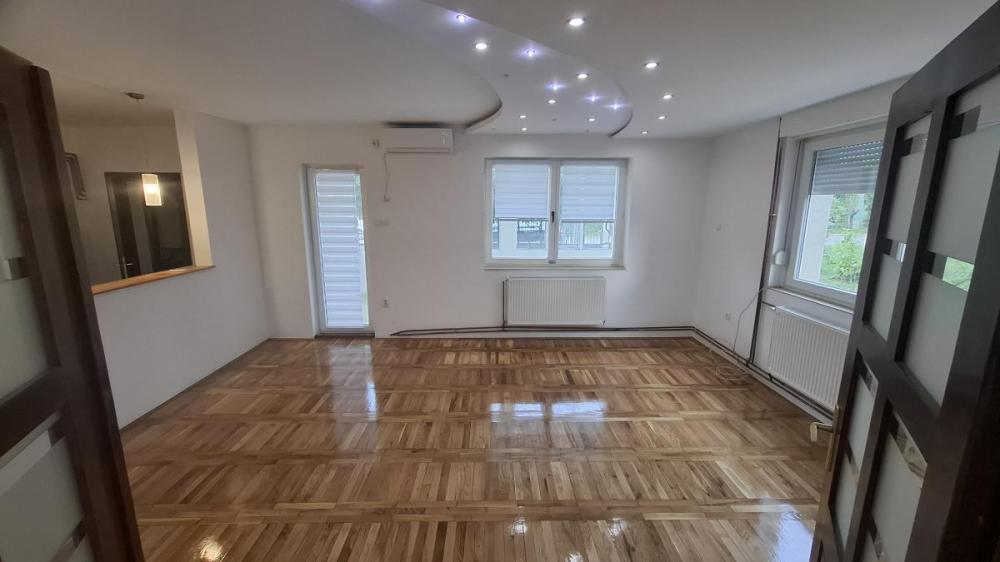 Glavna slika -Trosoban stan za izdavanje, 100m2, 600€