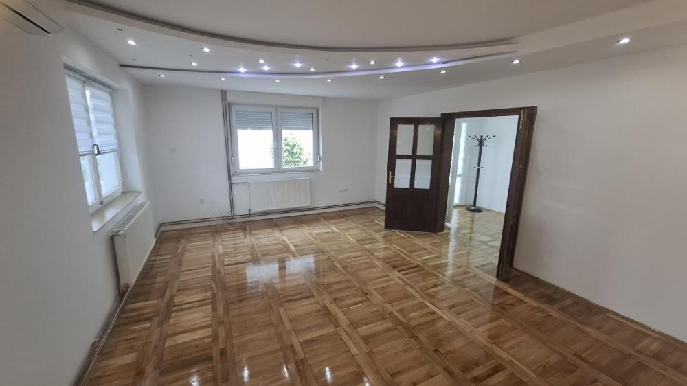 Slika 1 - Trosoban stan za izdavanje, 100m2, 600€
