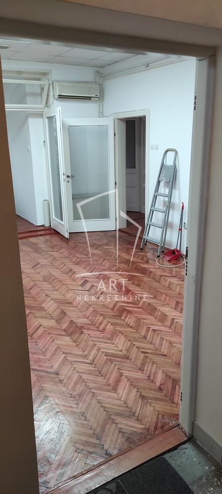 Slika 1 - Dr Nedeljka Ercegovca, Dvoiposoban stan za izdavanje, 53m2, 650€