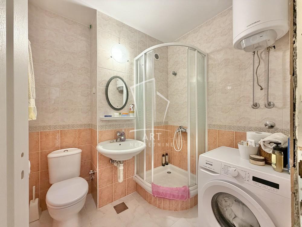 Slika 10 - Milivoja Perovića, Četvoroiposoban stan na prodaju, 130m2, 360.000€
