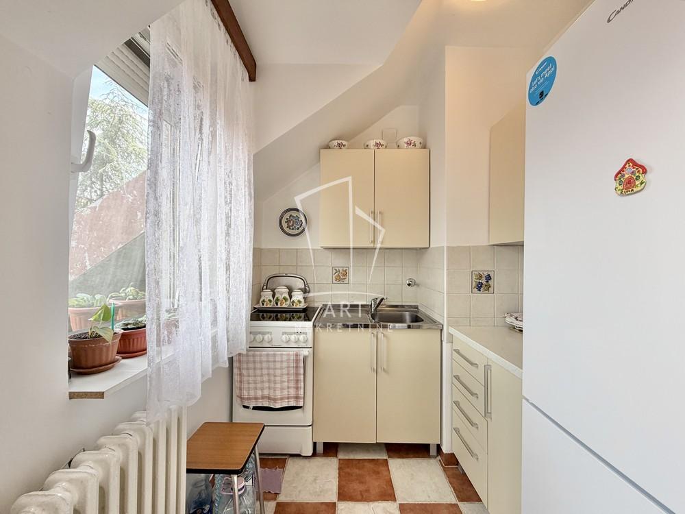 Slika 4 - Milivoja Perovića, Četvoroiposoban stan na prodaju, 130m2, 360.000€