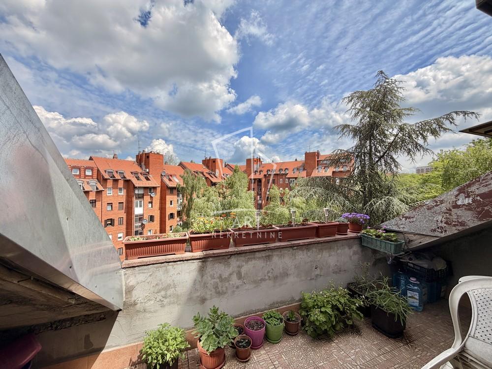 Slika 11 - Milivoja Perovića, Četvoroiposoban stan na prodaju, 130m2, 360.000€