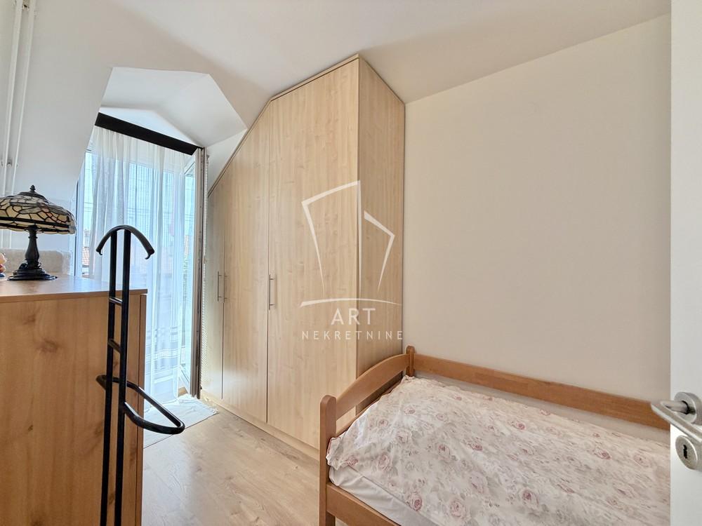 Slika 8 - Milivoja Perovića, Četvoroiposoban stan na prodaju, 130m2, 360.000€