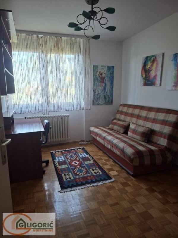 Slika 3 - Matice Srpske, Trosoban stan za izdavanje, 71m2, 500€