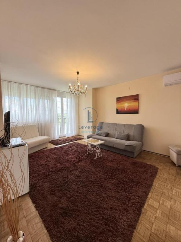 Slika 1 - Karađorđev trg, Dvosoban stan za izdavanje, 58m2, 800€