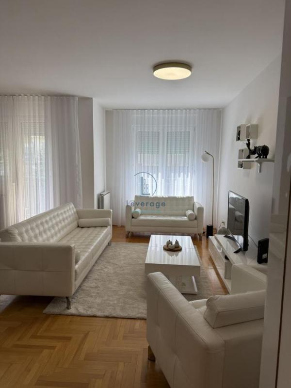 Glavna slika -Trosoban stan za izdavanje, 83m2, 850€