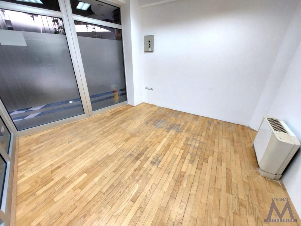 Slika 1 -  Lokal za izdavanje, 14m2, 120€