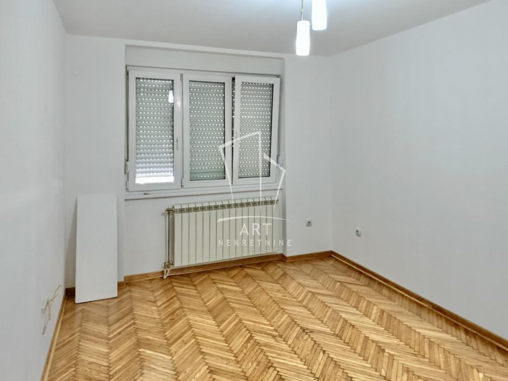 Slika 2 - Branka Krsmanovića, Dvoiposoban stan na prodaju, 66m2, 228.000€