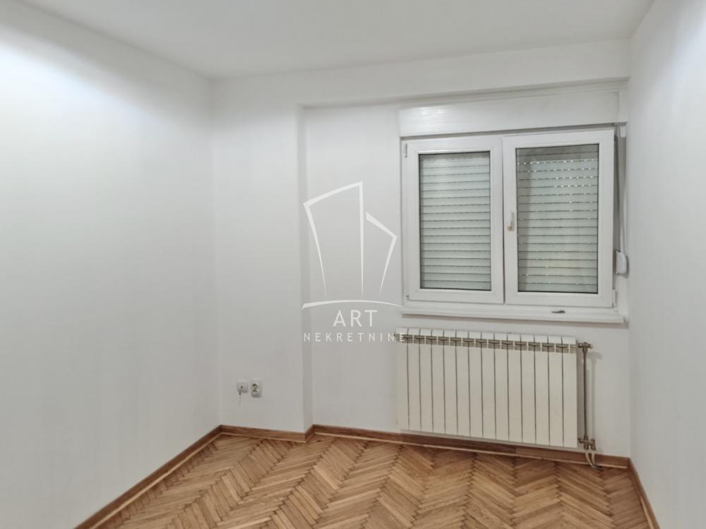 Slika 4 - Branka Krsmanovića, Dvoiposoban stan na prodaju, 66m2, 228.000€