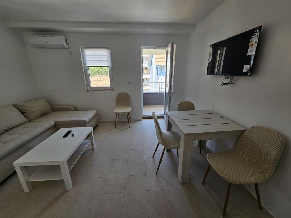 Slika 1 - Ugrinovački put, Jednoiposoban stan za izdavanje, 42m2, 420€