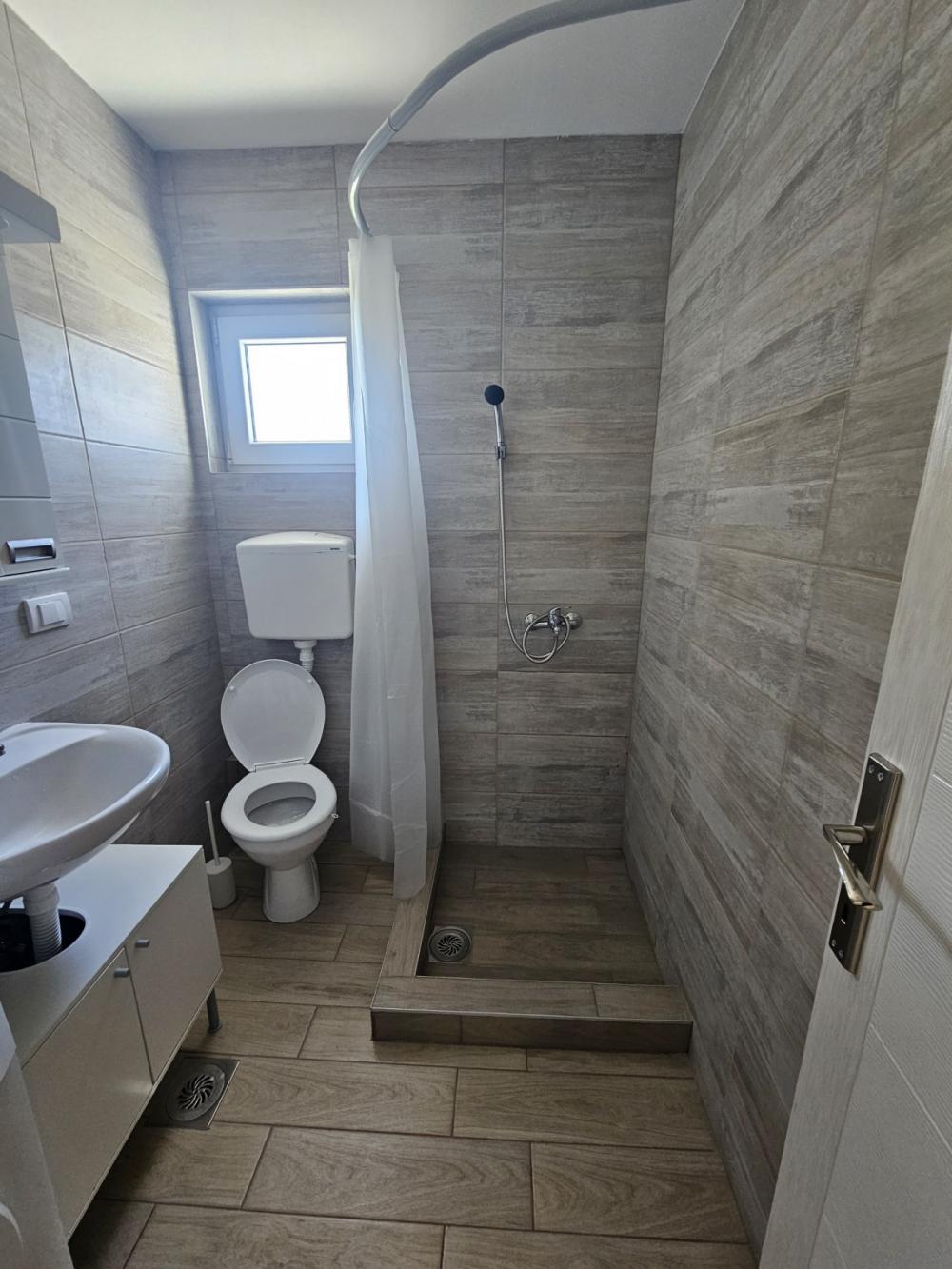 Slika 5 - Ugrinovački put, Jednoiposoban stan za izdavanje, 42m2, 420€
