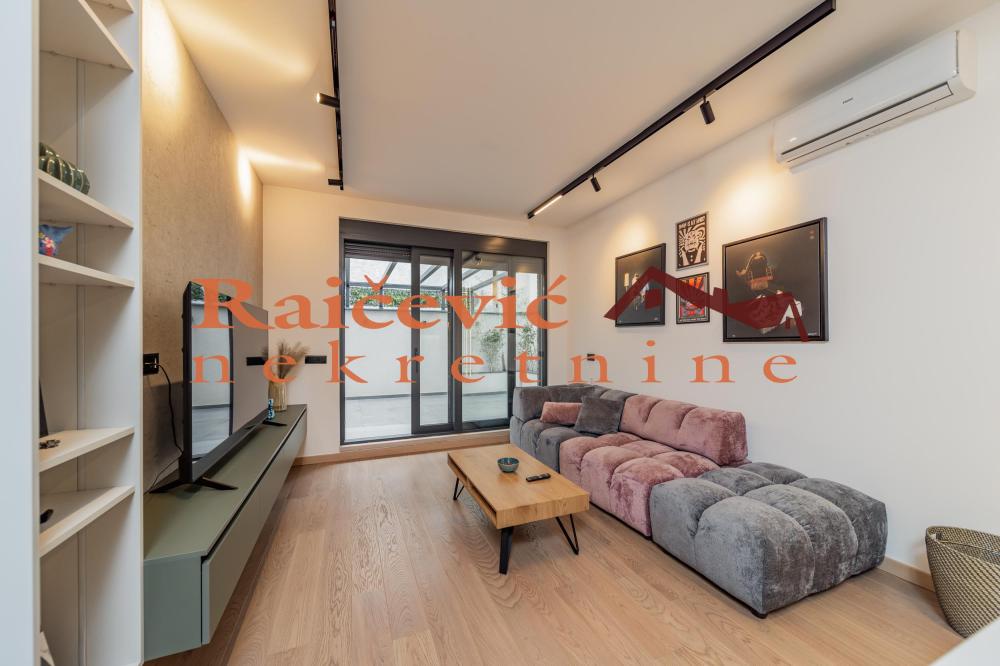 Slika 1 - Petrovaradinska, Dvoiposoban stan na prodaju, 54m2, 330.000€