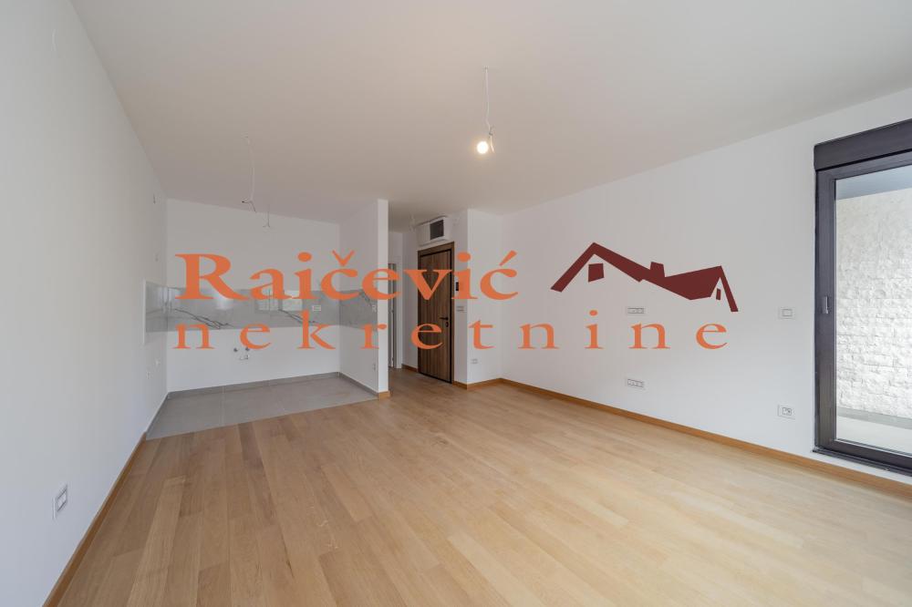 Slika 2 - Partizanov stadion, Trosoban stan na prodaju, 71m2, 265.000€