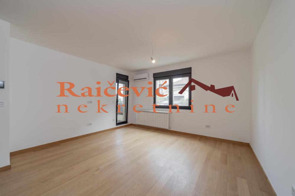Slika 4 - Partizanov stadion, Trosoban stan na prodaju, 71m2, 265.000€