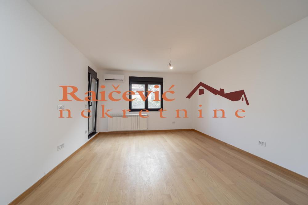 Glavna slika -Partizanov stadion, Trosoban stan na prodaju, 71m2, 265.000€