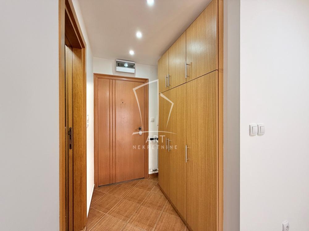 Slika 6 - Dimitrija Tucovića,  Stan za izdavanje, 24m2, 500€