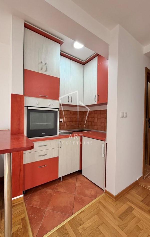 Slika 4 - Dimitrija Tucovića,  Stan za izdavanje, 24m2, 500€