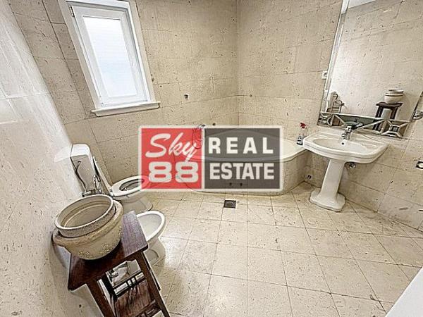 Slika 8 - Trosoban stan za izdavanje, 130m2, 1.200€