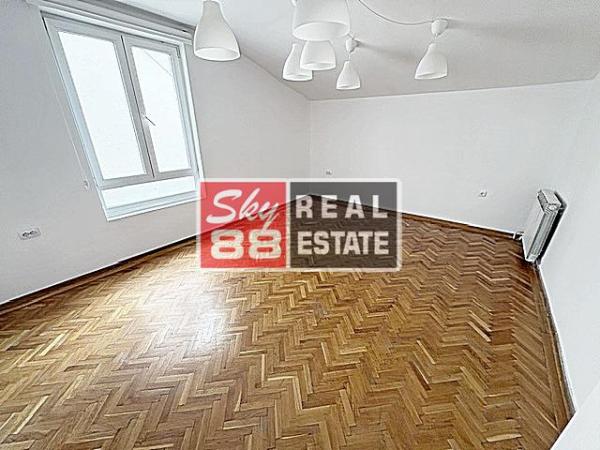 Slika 4 - Trosoban stan za izdavanje, 130m2, 1.200€
