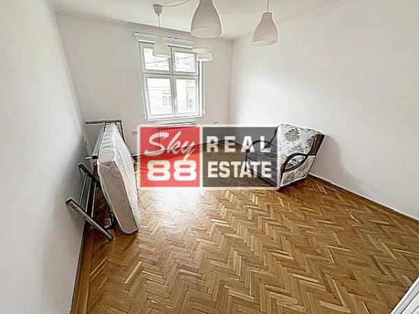 Slika 5 - Trosoban stan za izdavanje, 130m2, 1.200€