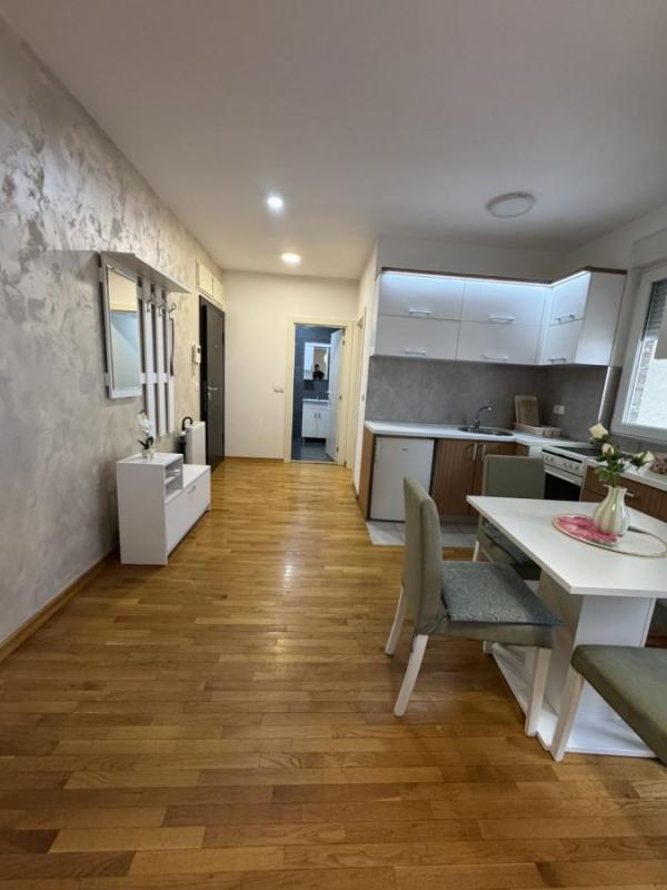 Slika 1 - Jednoiposoban stan za izdavanje, 42m2, 350€