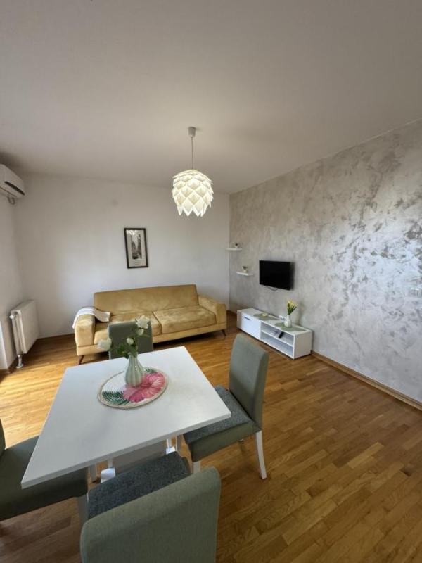 Slika 9 - Jednoiposoban stan za izdavanje, 42m2, 350€