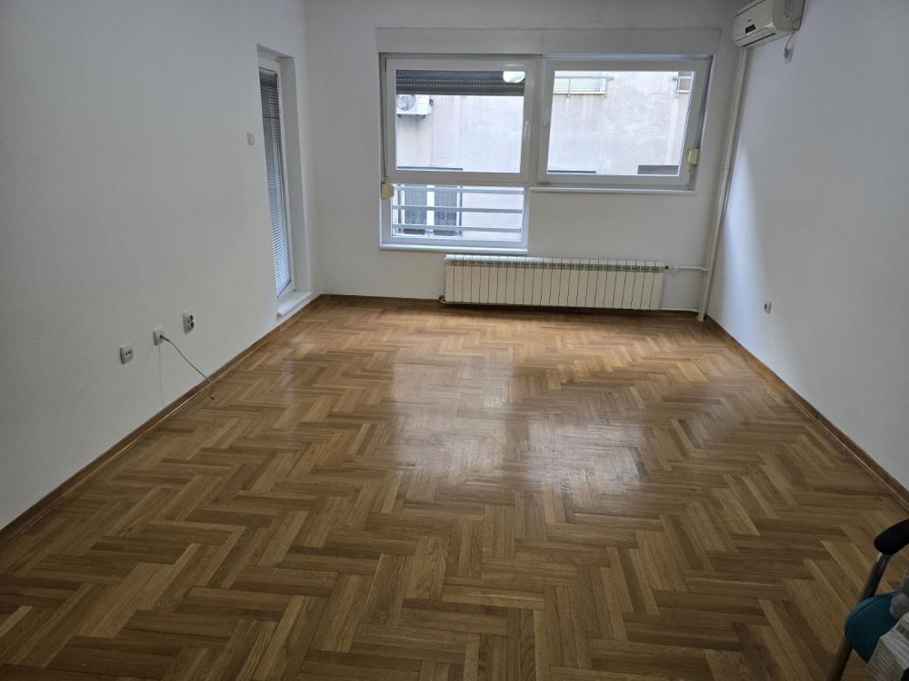 Slika 1 - Dr Dragoslava Popovića, Dvosoban stan za izdavanje, 50m2, 650€