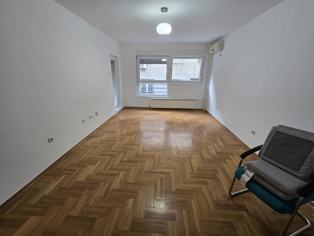 Glavna slika -Dr Dragoslava Popovića, Dvosoban stan za izdavanje, 50m2, 650€