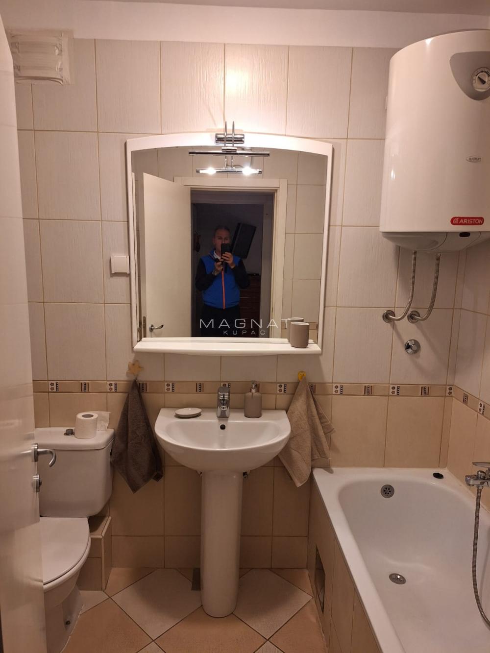 Slika 9 - Todora Dukina, Trosoban stan za izdavanje, 99m2, 1.450€