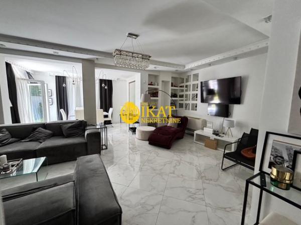 Slika 2 - Mačkov Kamen,  Kuća na prodaju, 300m2, 2.200.000€